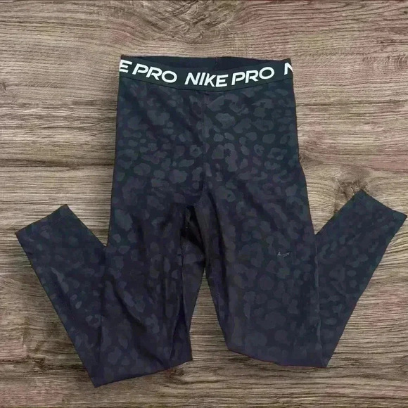 Womens Nike Pro Cheetah print leggings size Small - Picture 1 of 6